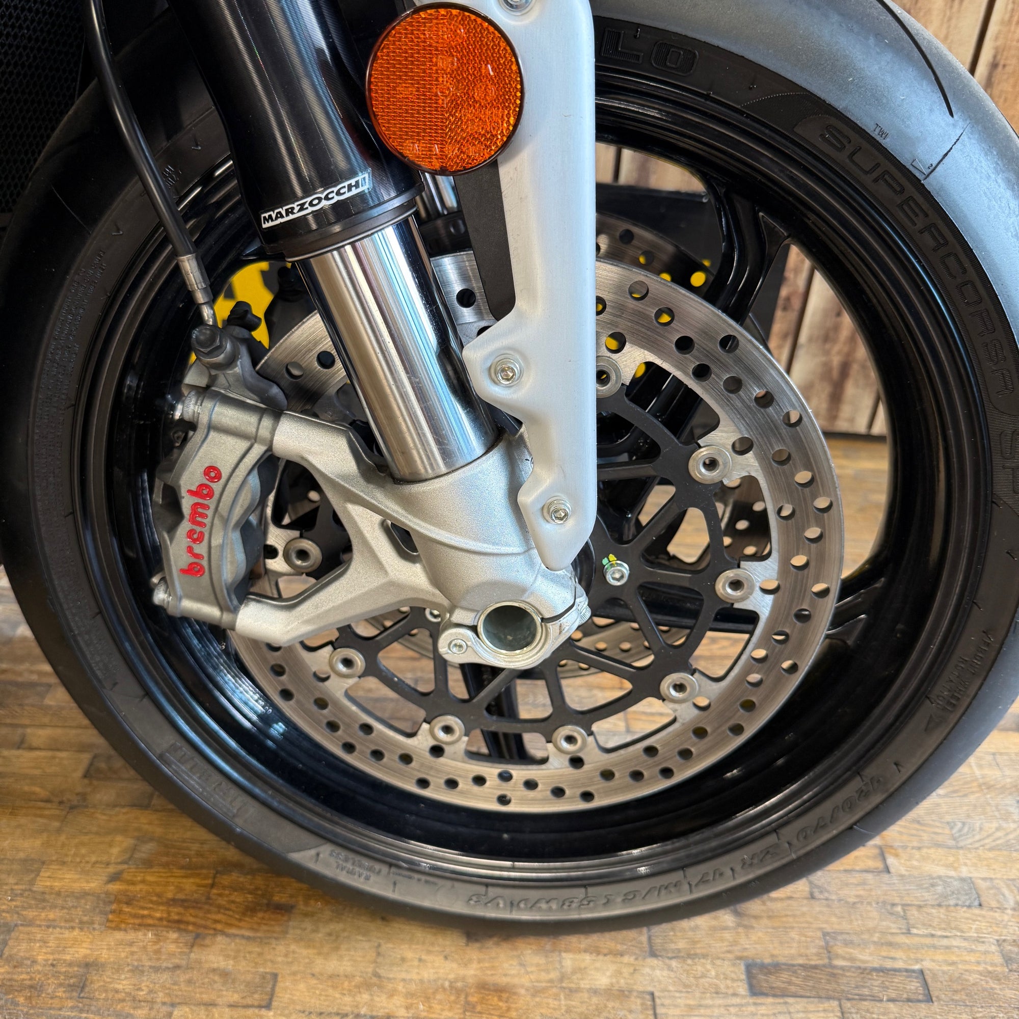 MV AGUSTA BRUTALE 1000 RS - RED - PreLoved