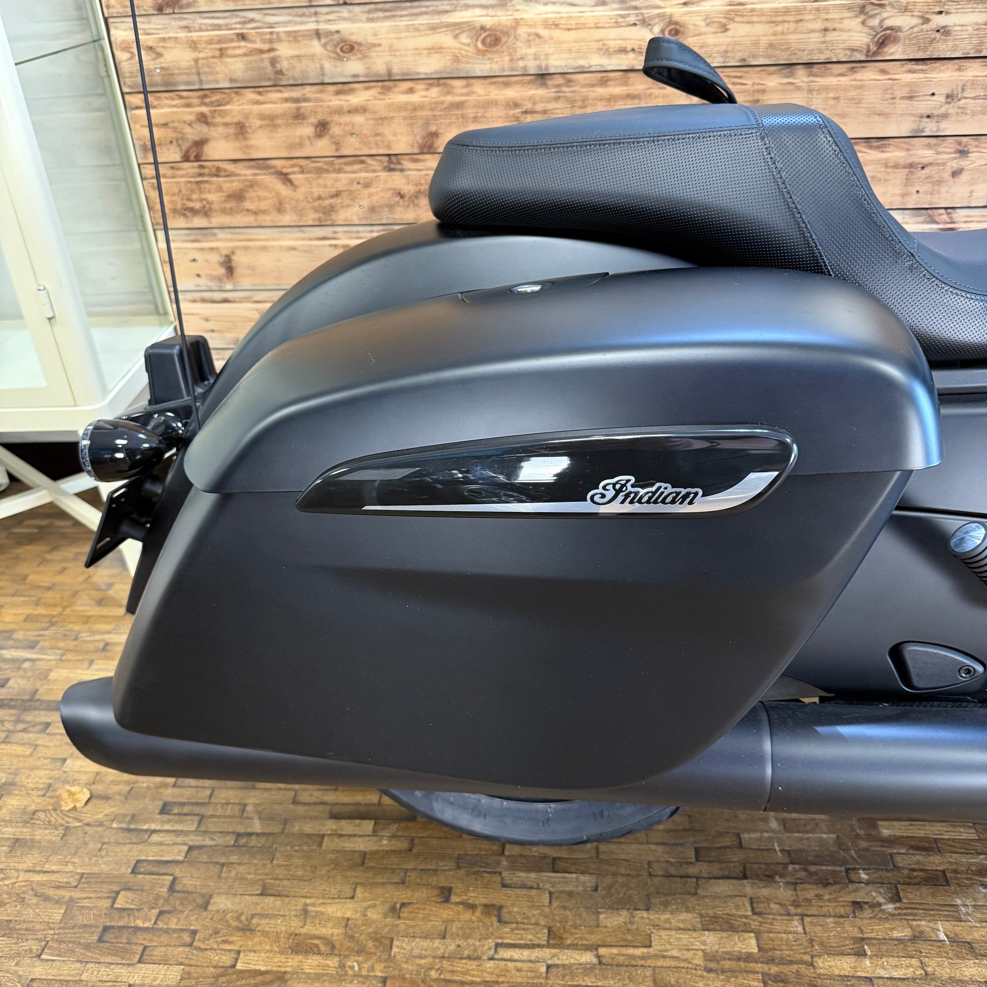 INDIAN CHIEFTAIN DARK HORSE 112 Power Plus - Black smoke