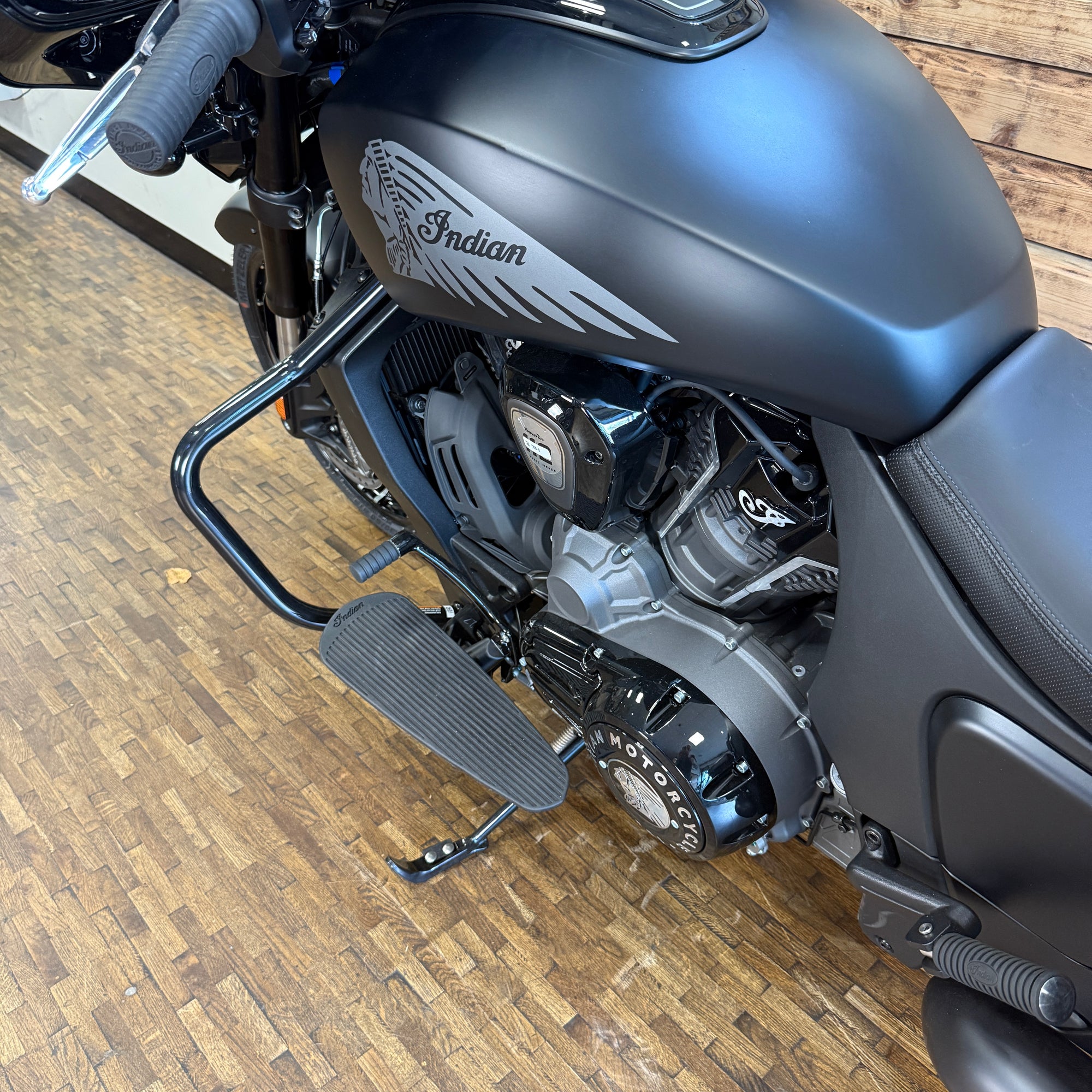 INDIAN CHIEFTAIN DARK HORSE 112 Power Plus - Black smoke