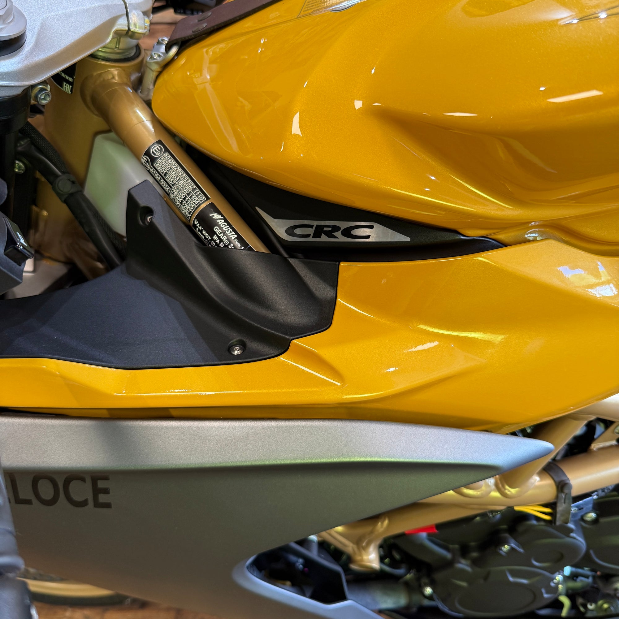 MV Agusta Superveloce E5 - Metallic Yellow/ Matt metallic Graphite