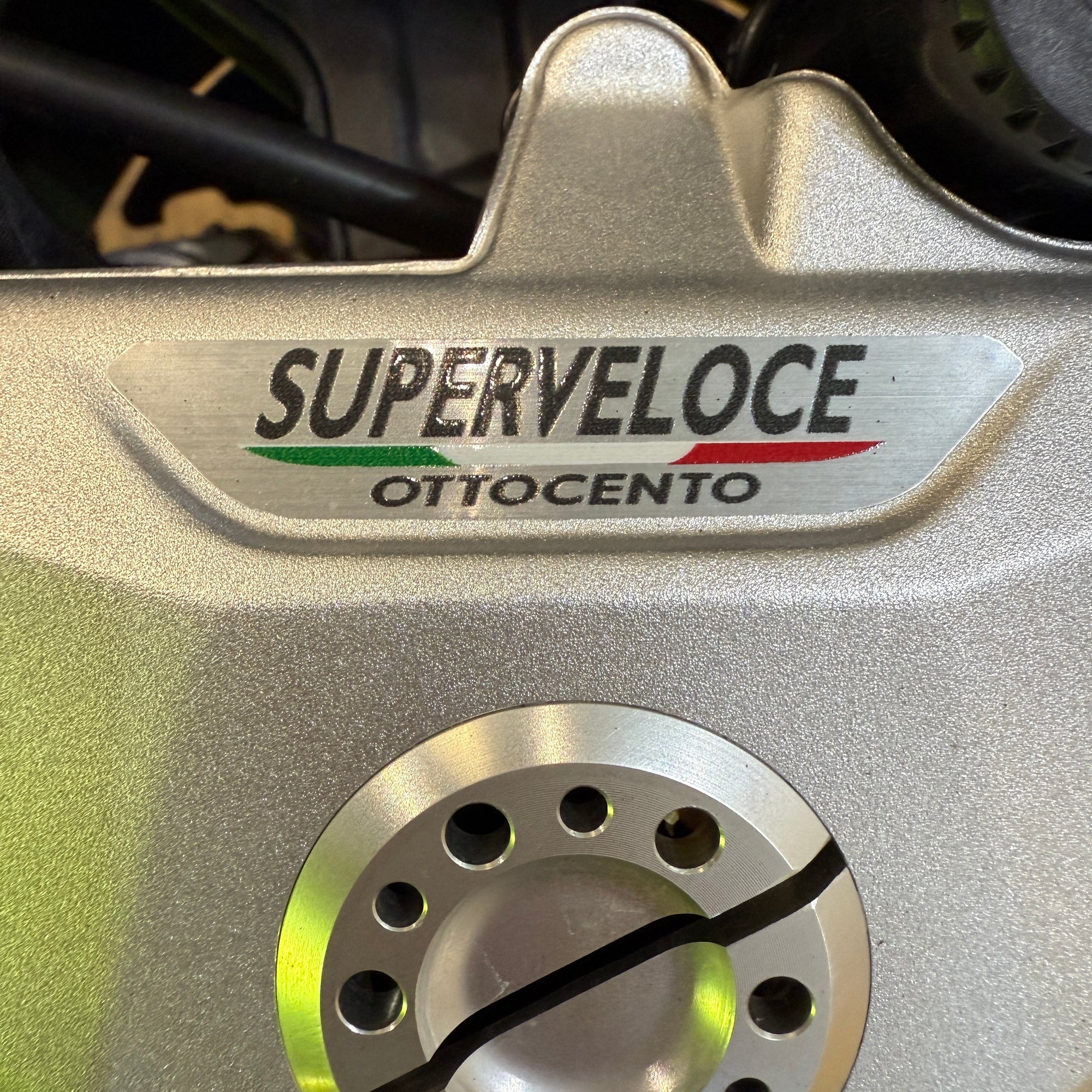 MV Agusta Superveloce E5 - Metallic Yellow/ Matt metallic Graphite