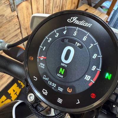 INDIAN FTR SPORT - White lightening/Indy red - Preloved