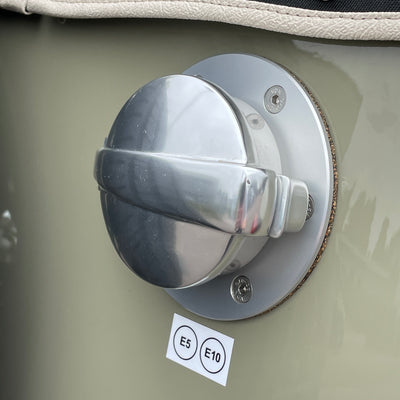 21/21 CATERHAM SUPER SEVEN 1600 STANDARD CHASSIS - SAXONY GREY & OXFORD WHITE WITH BISCUIT MUIRHEAD LEATHER