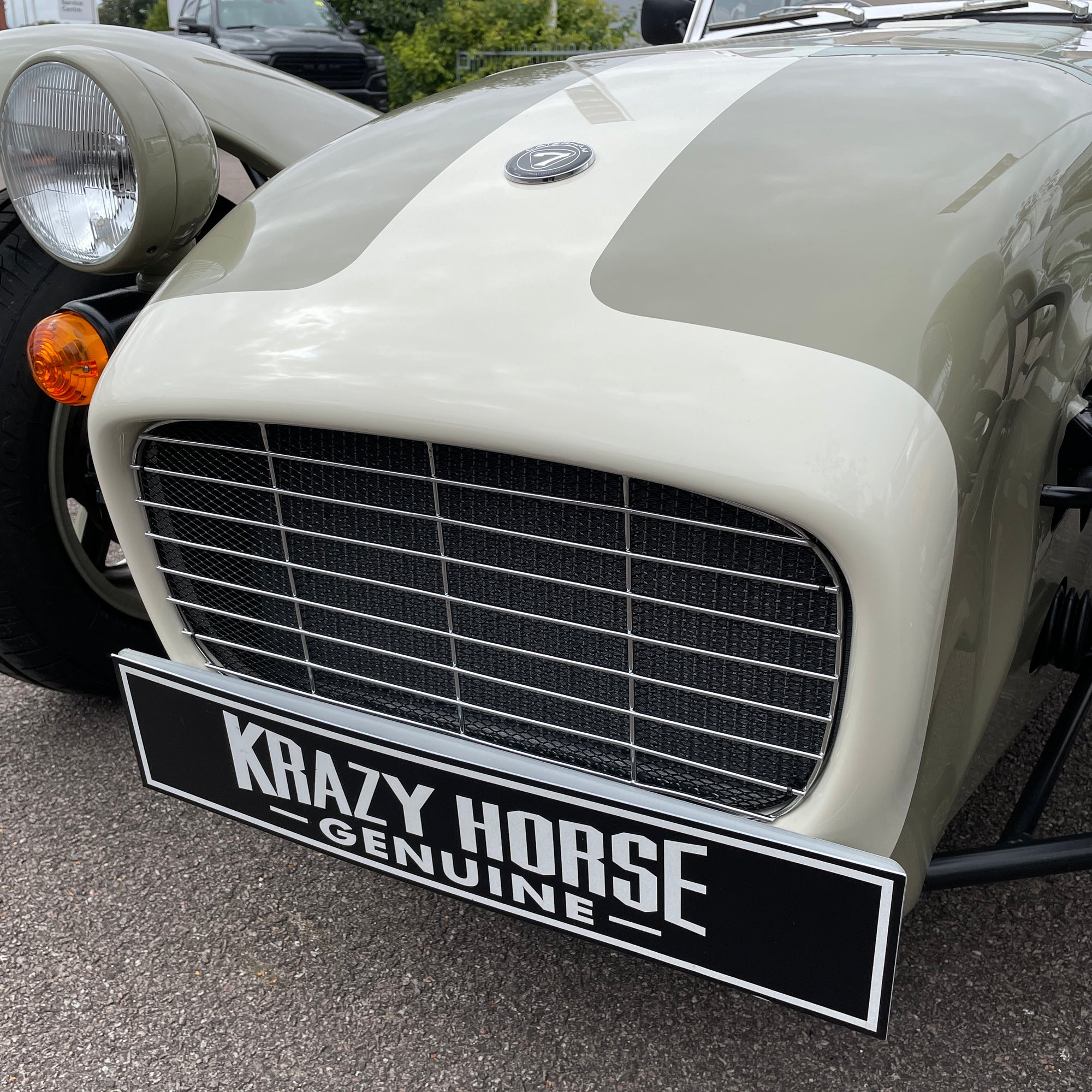 21/21 CATERHAM SUPER SEVEN 1600 STANDARD CHASSIS - SAXONY GREY & OXFORD WHITE WITH BISCUIT MUIRHEAD LEATHER