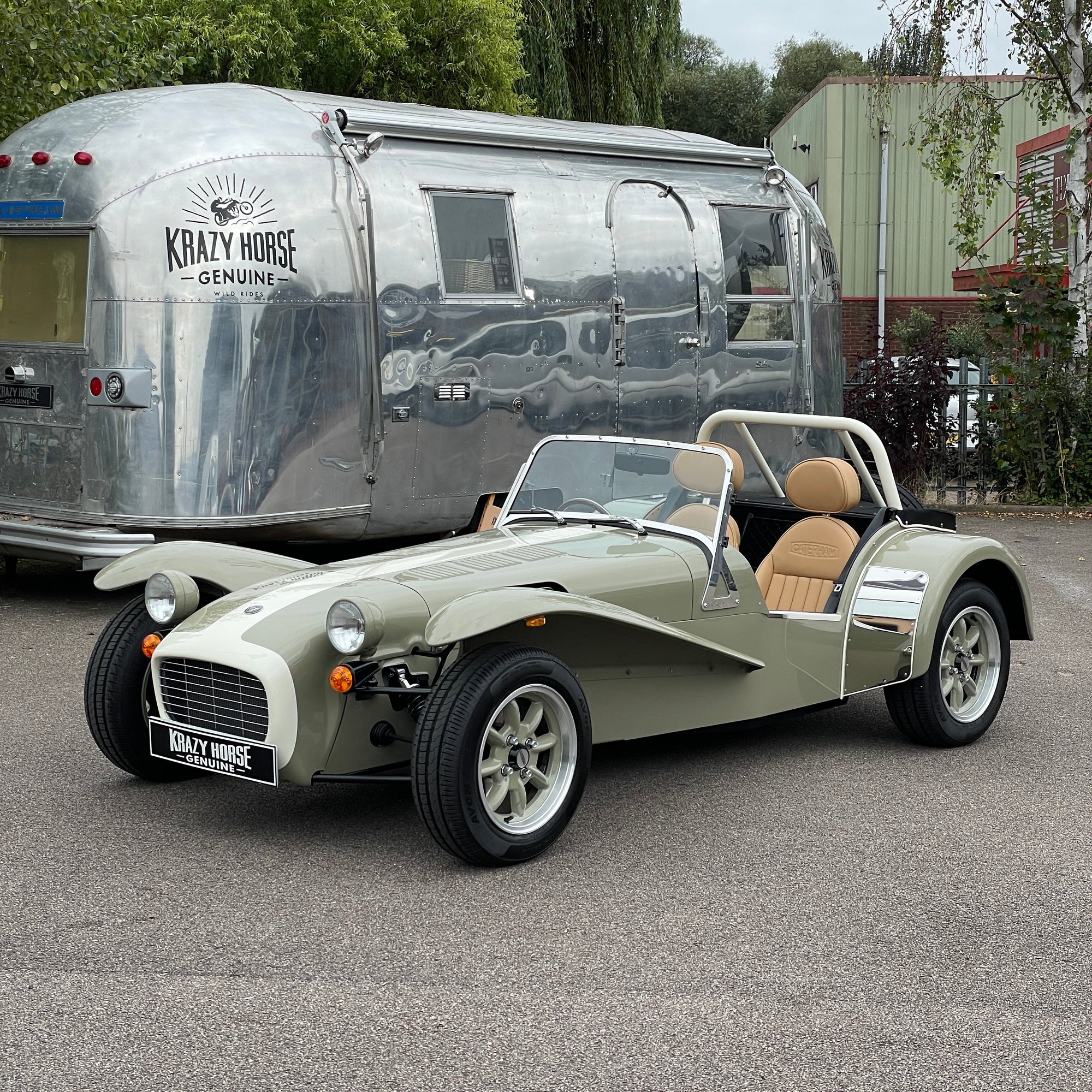 21/21 CATERHAM SUPER SEVEN 1600 STANDARD CHASSIS - SAXONY GREY & OXFORD WHITE WITH BISCUIT MUIRHEAD LEATHER