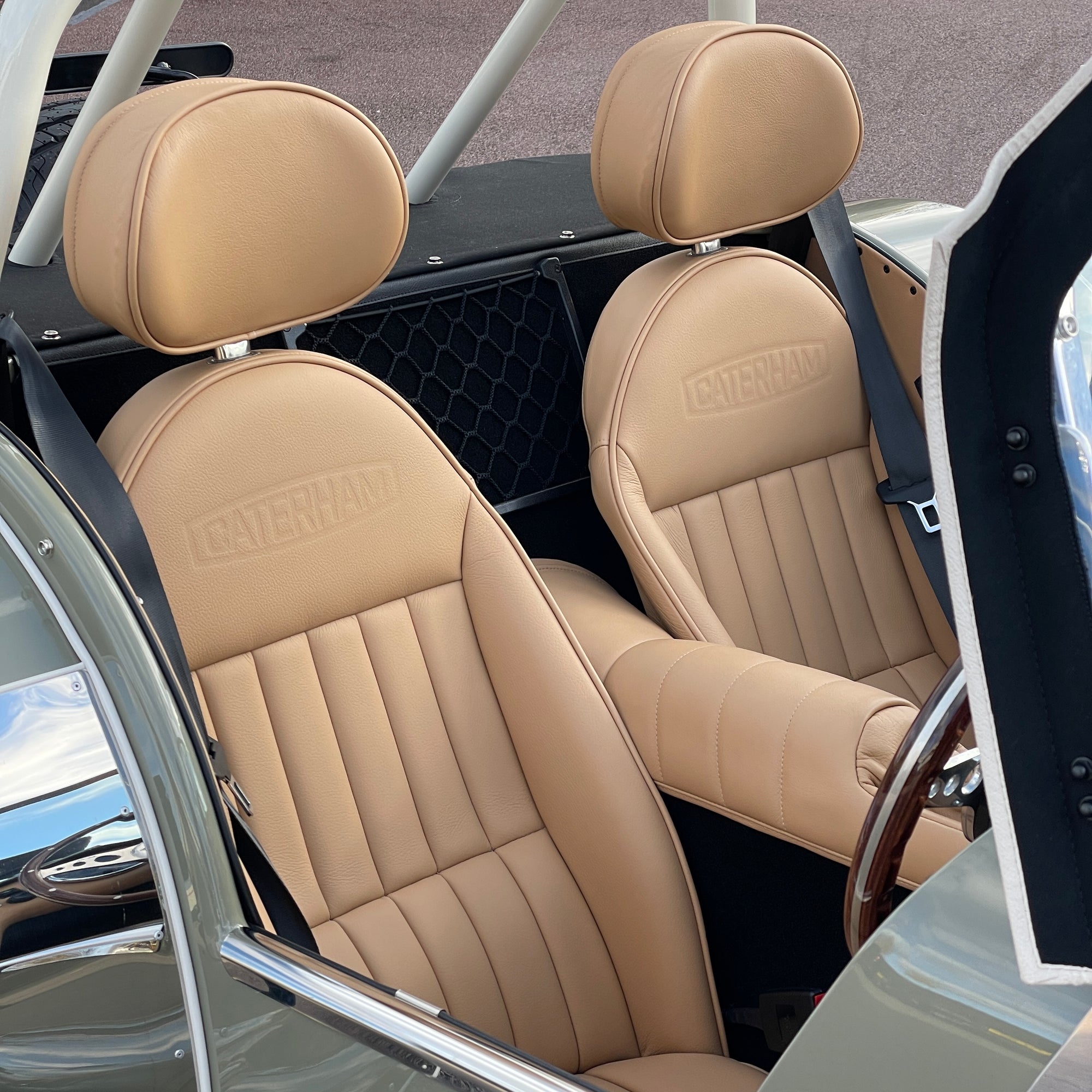 CATERHAM SUPER SEVEN 2000 STANDARD CHASSIS - SAXONY GREY & OXFORD WHITE WITH BISCUIT MUIRHEAD LEATHER