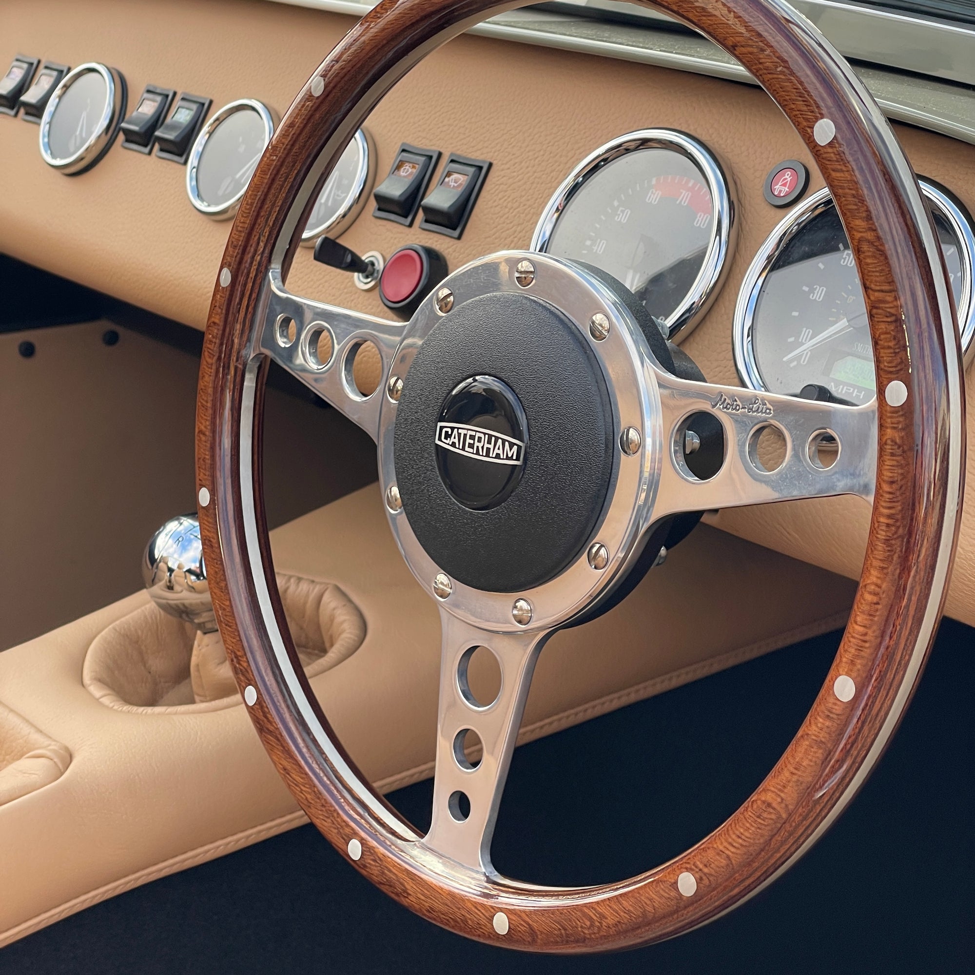 CATERHAM SUPER SEVEN 2000 STANDARD CHASSIS - SAXONY GREY & OXFORD WHITE WITH BISCUIT MUIRHEAD LEATHER