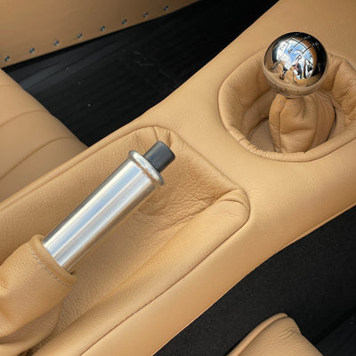 CATERHAM SUPER SEVEN 2000 STANDARD CHASSIS - SAXONY GREY & OXFORD WHITE WITH BISCUIT MUIRHEAD LEATHER