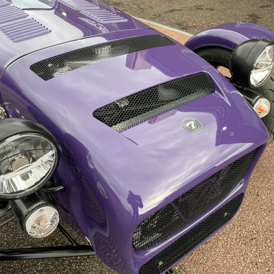 BRAND NEW UNREGISTERED CATERHAM SEVEN 420R - ULTRAVIOLET WITH BLACK