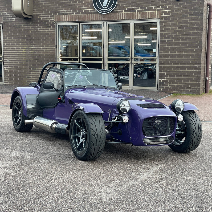BRAND NEW UNREGISTERED CATERHAM SEVEN 420R - ULTRAVIOLET WITH BLACK
