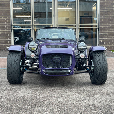 BRAND NEW UNREGISTERED CATERHAM SEVEN 420R - ULTRAVIOLET WITH BLACK