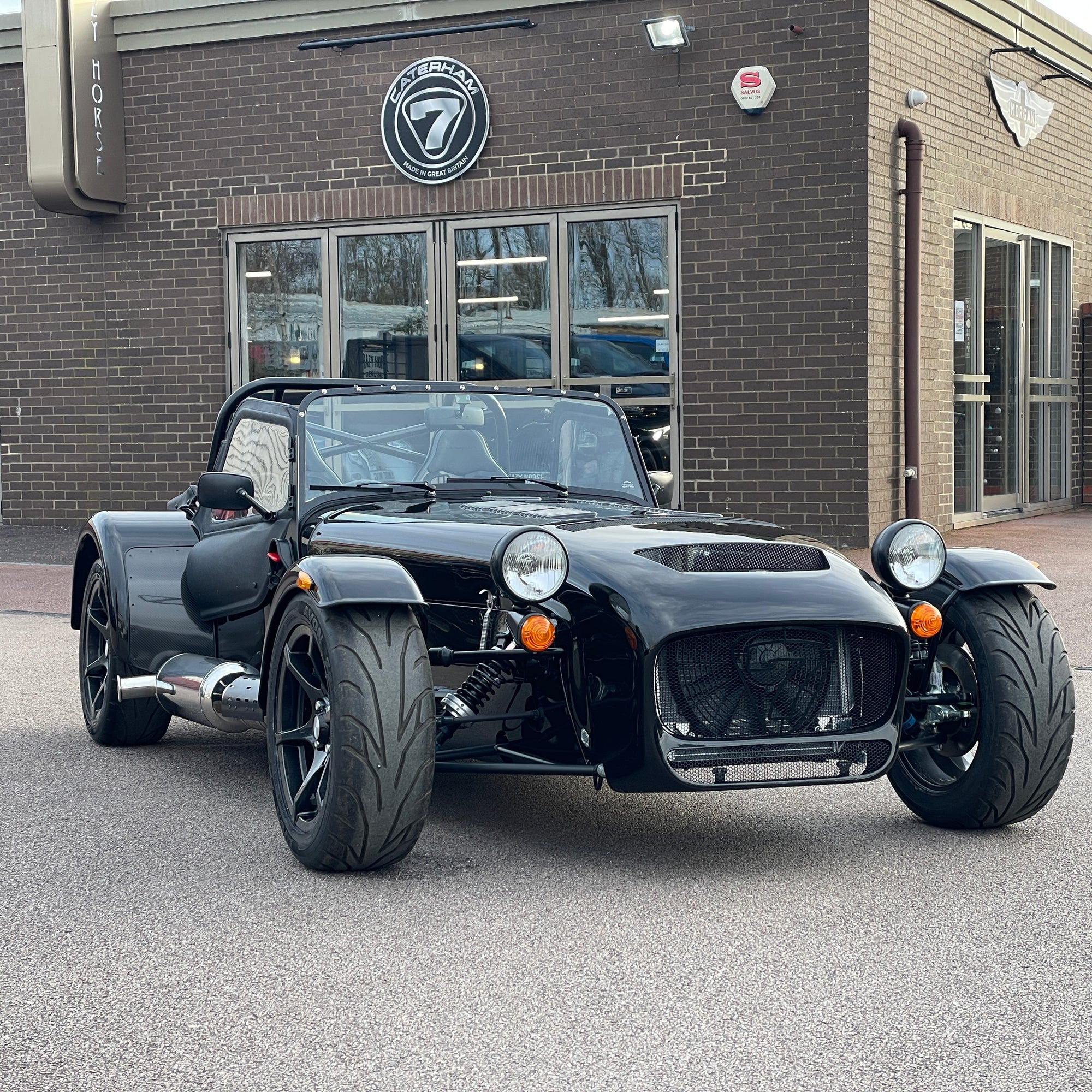 BRAND NEW UNREGISTERED CATERHAM SEVEN 420R - GRAVITY BLACK WITH BLACK