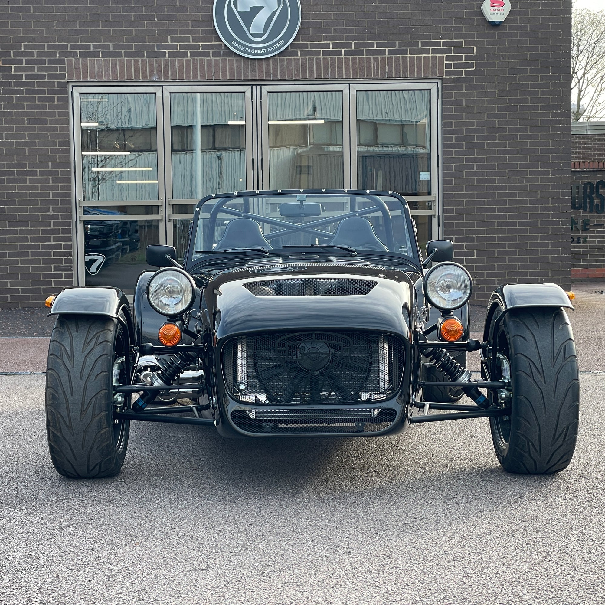 BRAND NEW UNREGISTERED CATERHAM SEVEN 420R - GRAVITY BLACK WITH BLACK