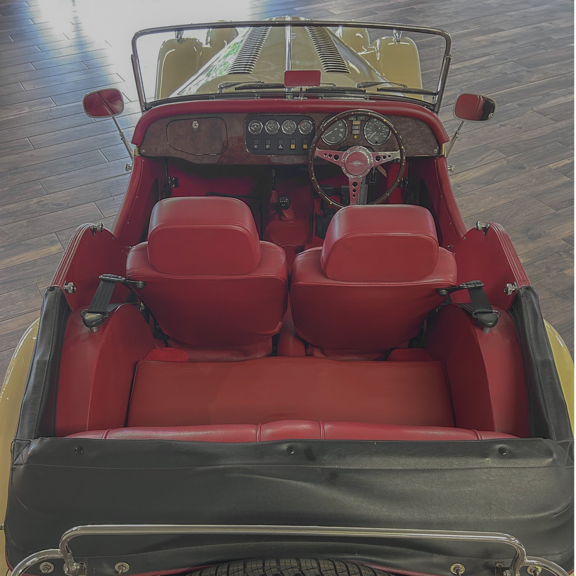 Morgan 4/4 4 seater - Royal Ivory