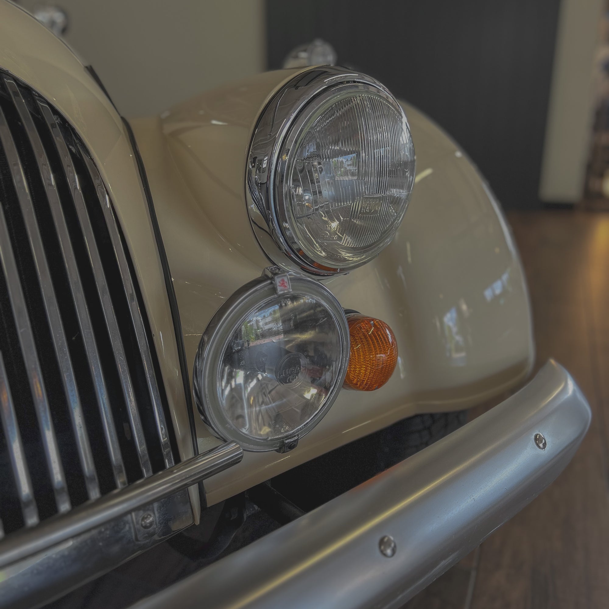 Morgan 4/4 4 seater - Royal Ivory