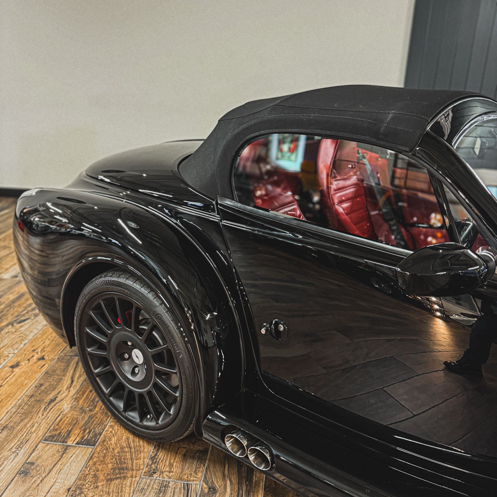 SOLD - Morgan Aero 8 BMW 4.8 Ltr V8 - Morgan Port Black