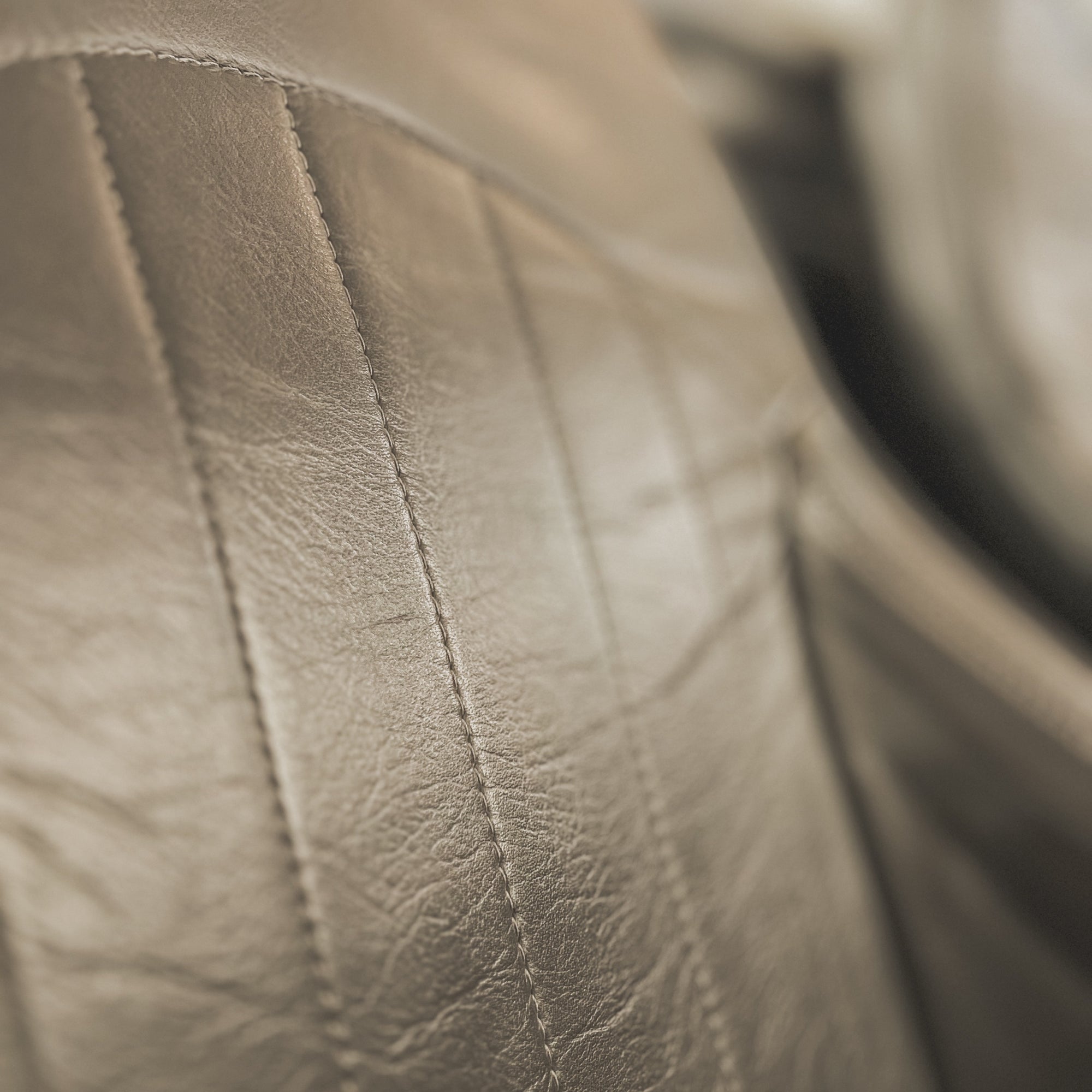 Morgan MK 3 Aero 8 - Crimson Chrome