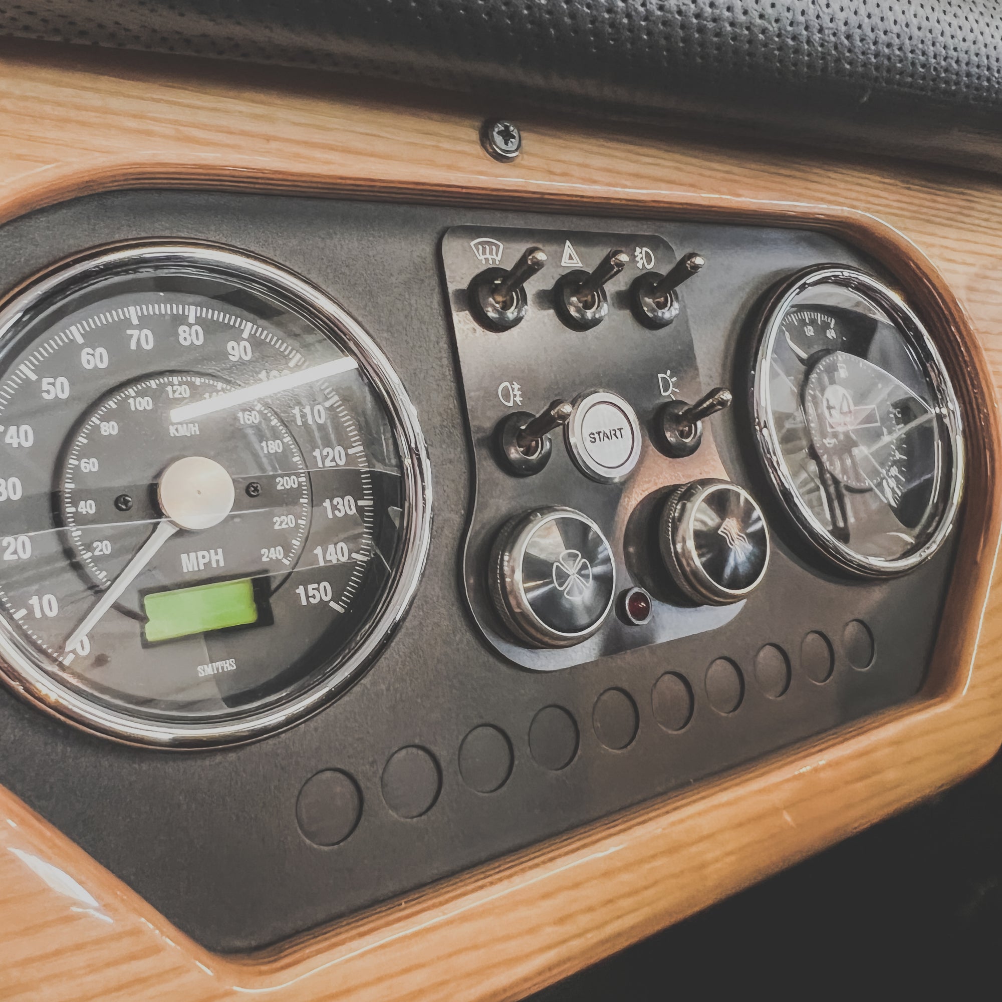 Morgan Plus 4 Super Sport No. 55 of 62 - Morgan old English white Interior