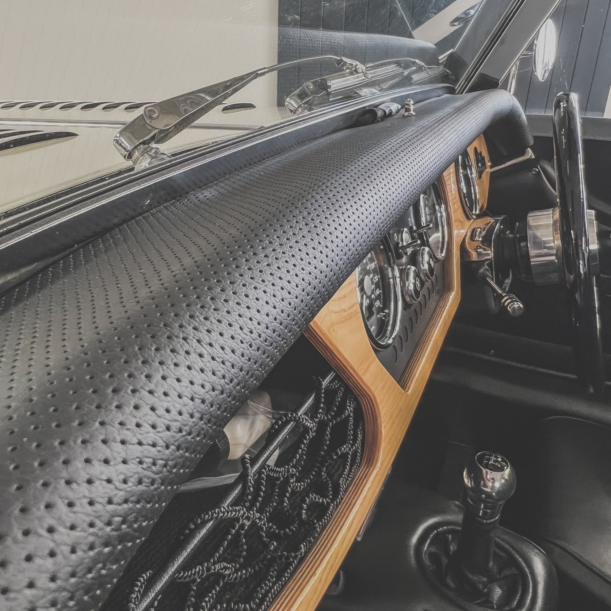 Morgan Plus 4 Super Sport No. 55 of 62 - Morgan old English white Interior