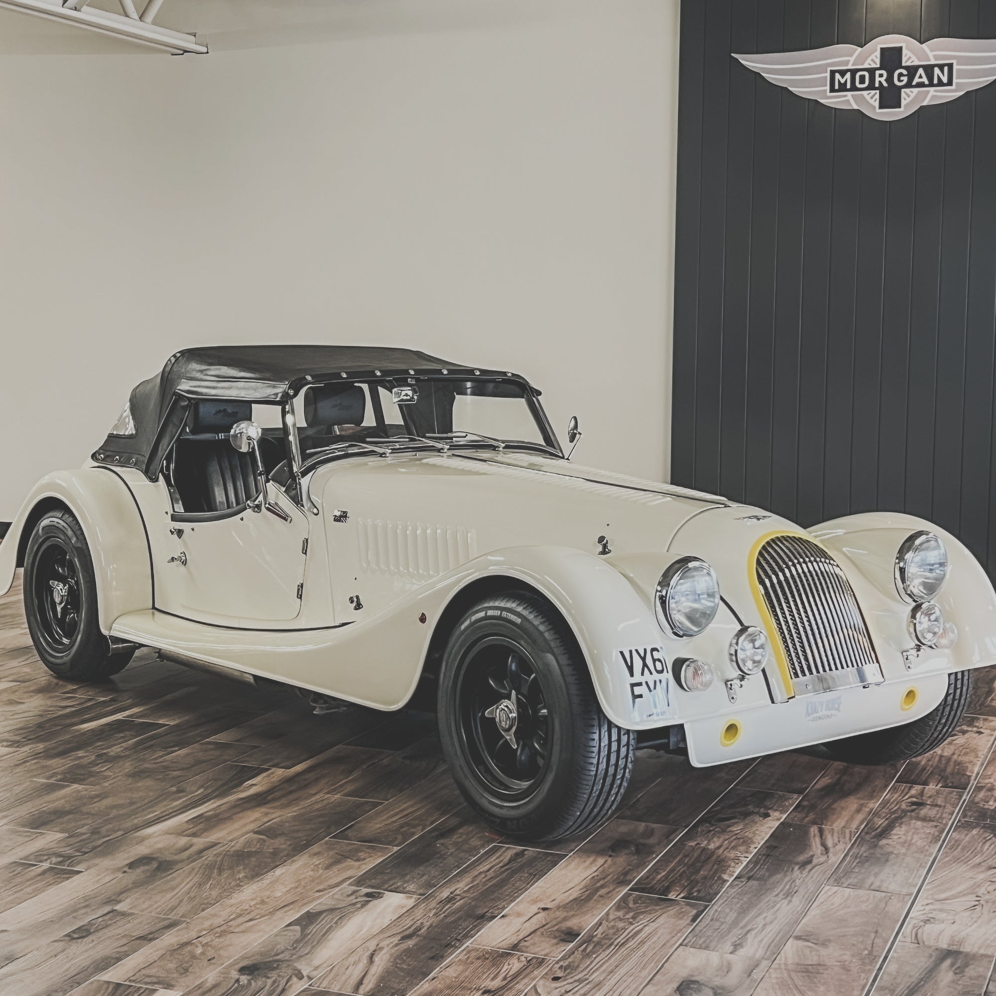 SOLD - Morgan Plus 4 Super Sport No. 55 of 62 - Morgan old English white Interior