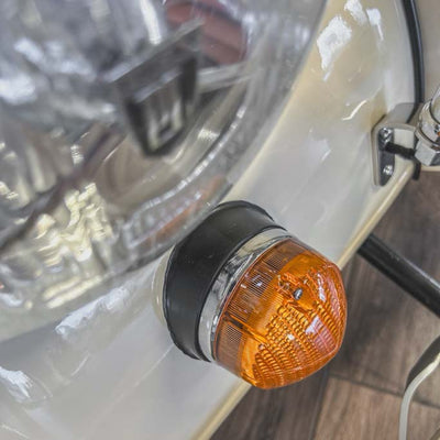 Morgan Plus 8 - Old English White