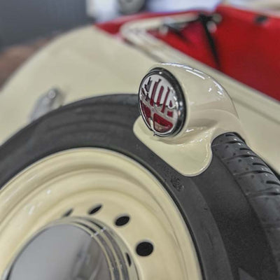 Morgan Plus 8 - Old English White