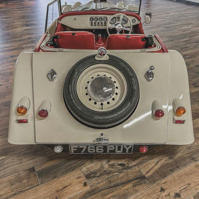 Morgan Plus 8 - Old English White