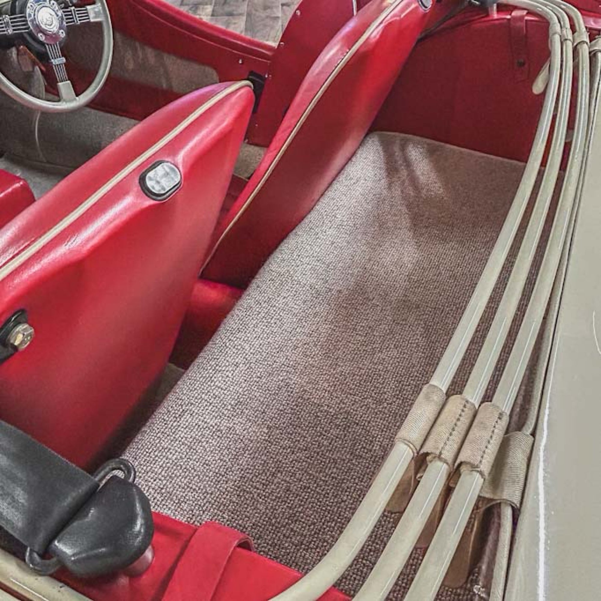 Morgan Plus 8 - Old English White