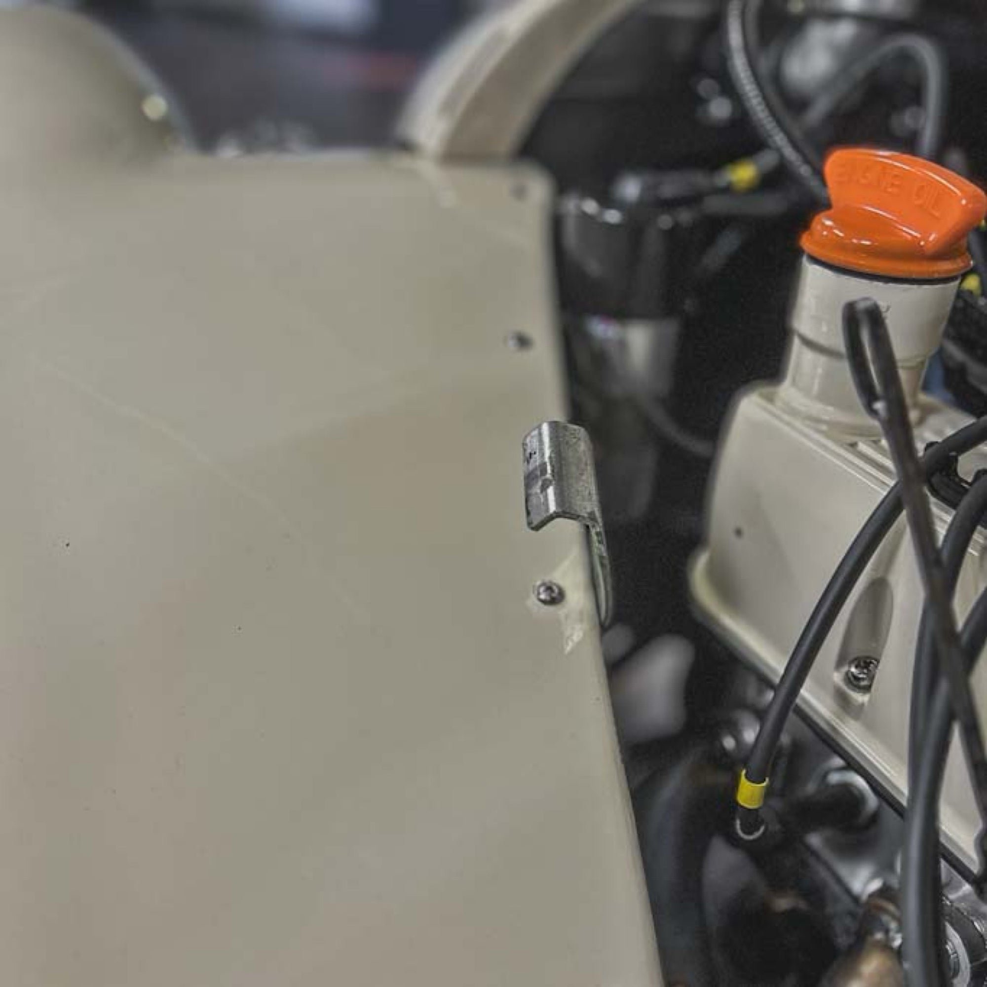 Morgan Plus 8 - Old English White