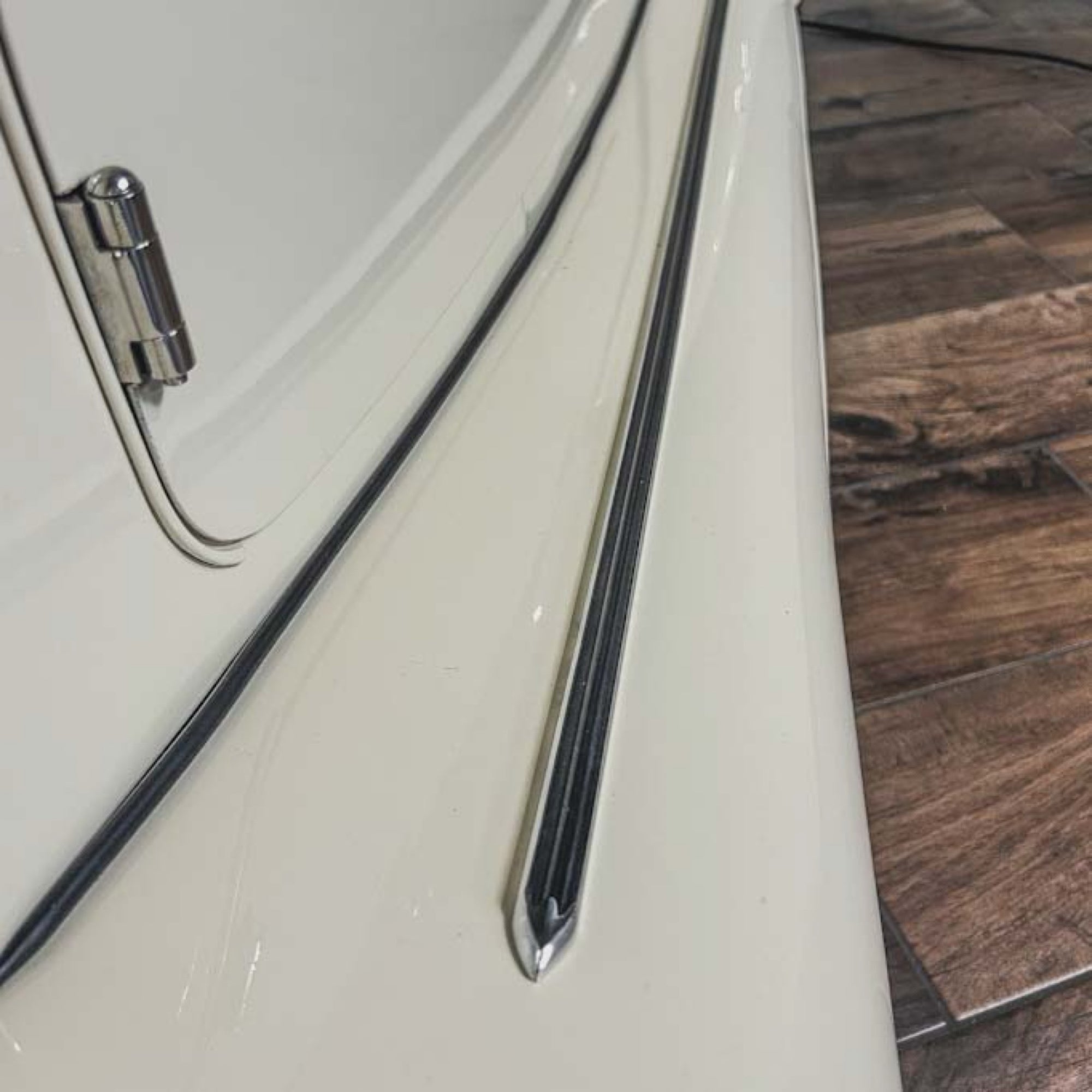 Morgan Plus 8 - Old English White