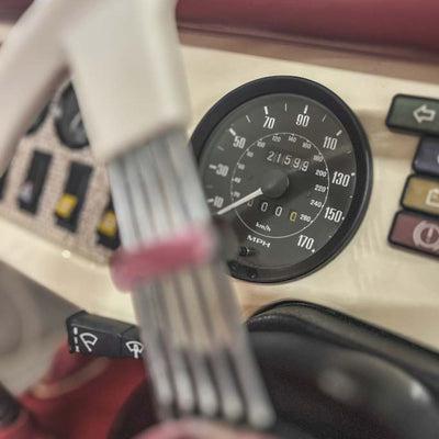 Morgan Plus 8 - Old English White