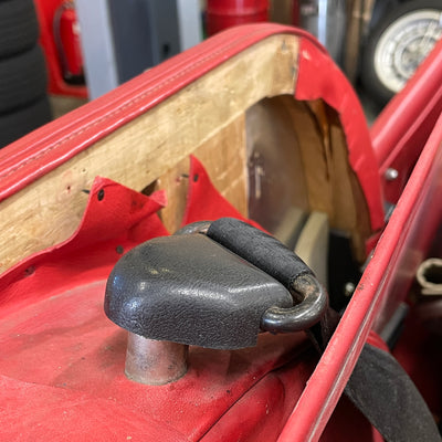 Morgan Plus 8 - Old English White