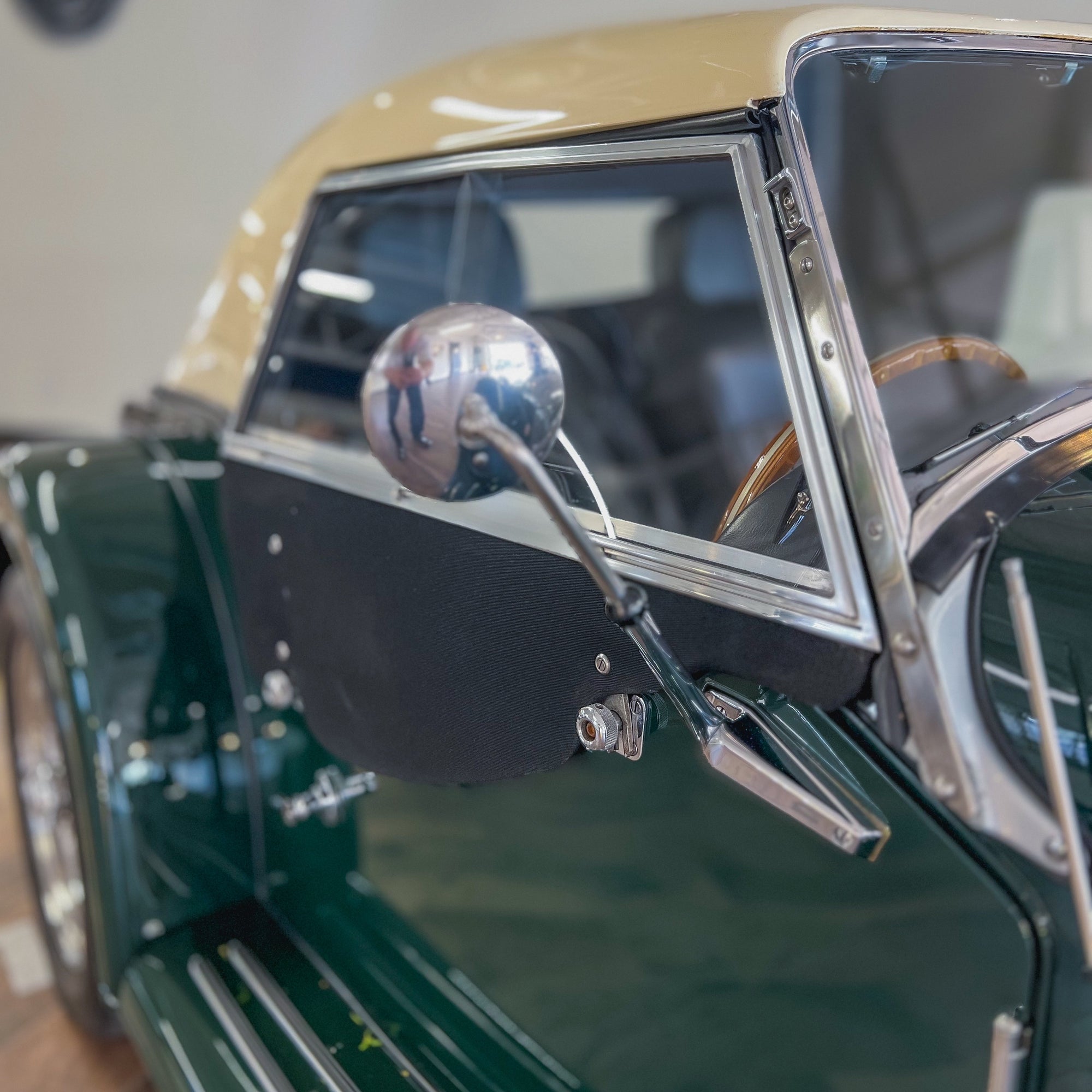 Morgan Plus 8 3.9 Ltr 190 BHP V8 - Le Mans Green