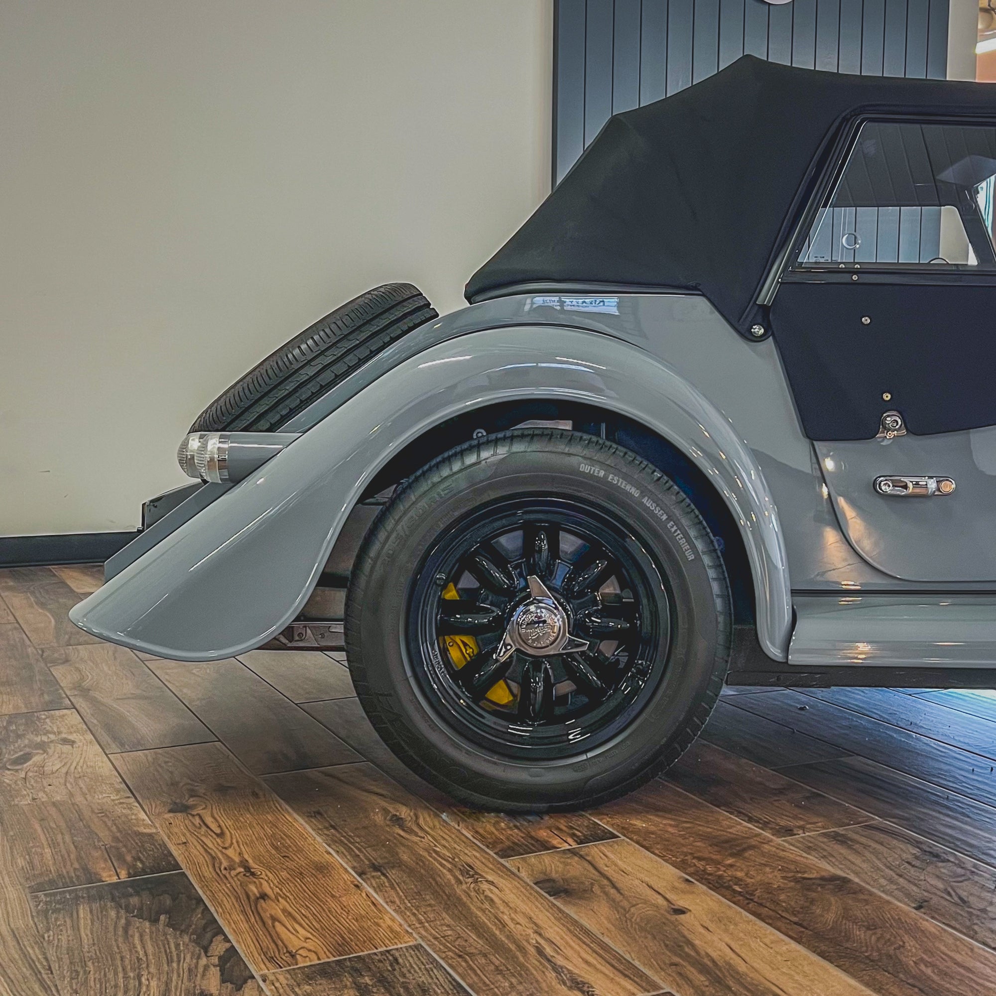 Morgan Plus Four WRP4 - Dove Grey