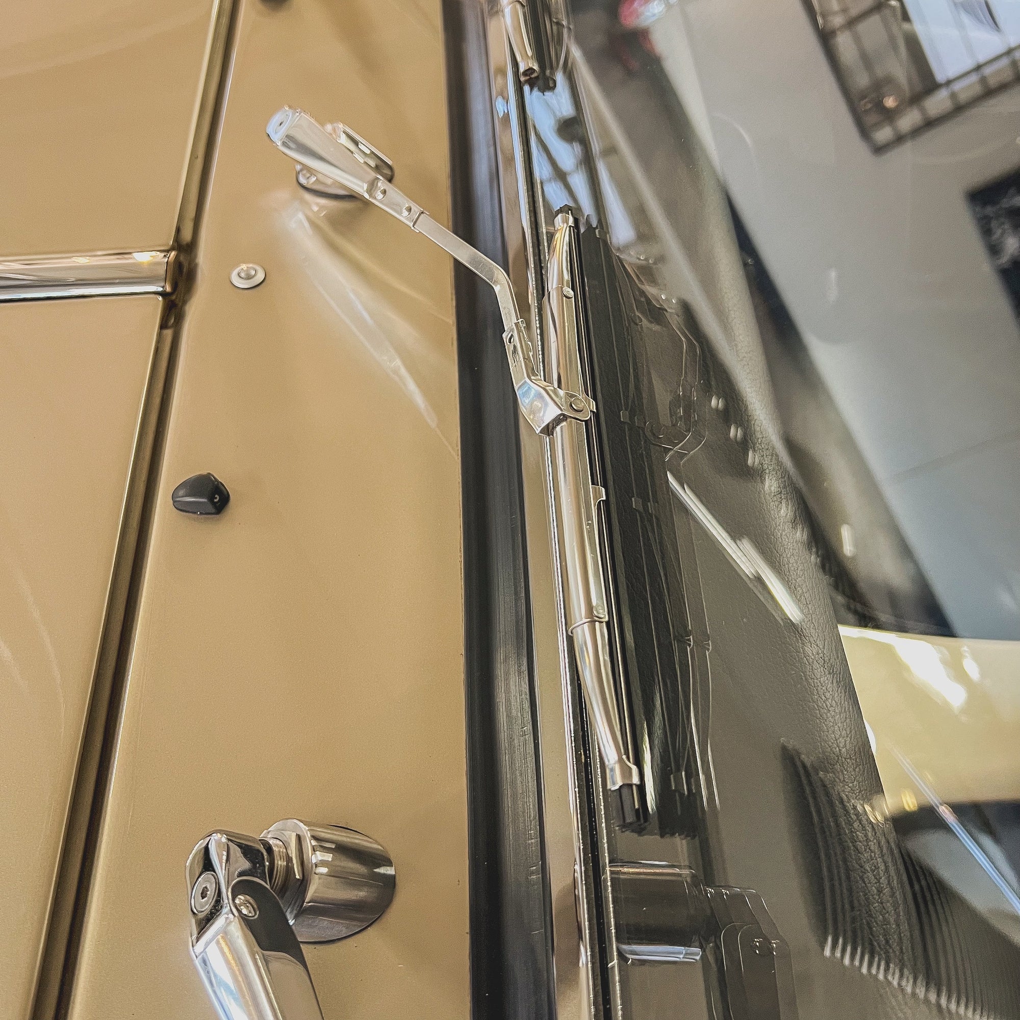 Morgan Plus Four - Morgan White Gold