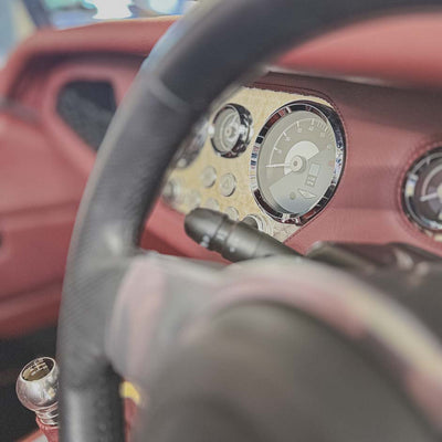 Morgan Plus Four Man - Vintage Dark Grey