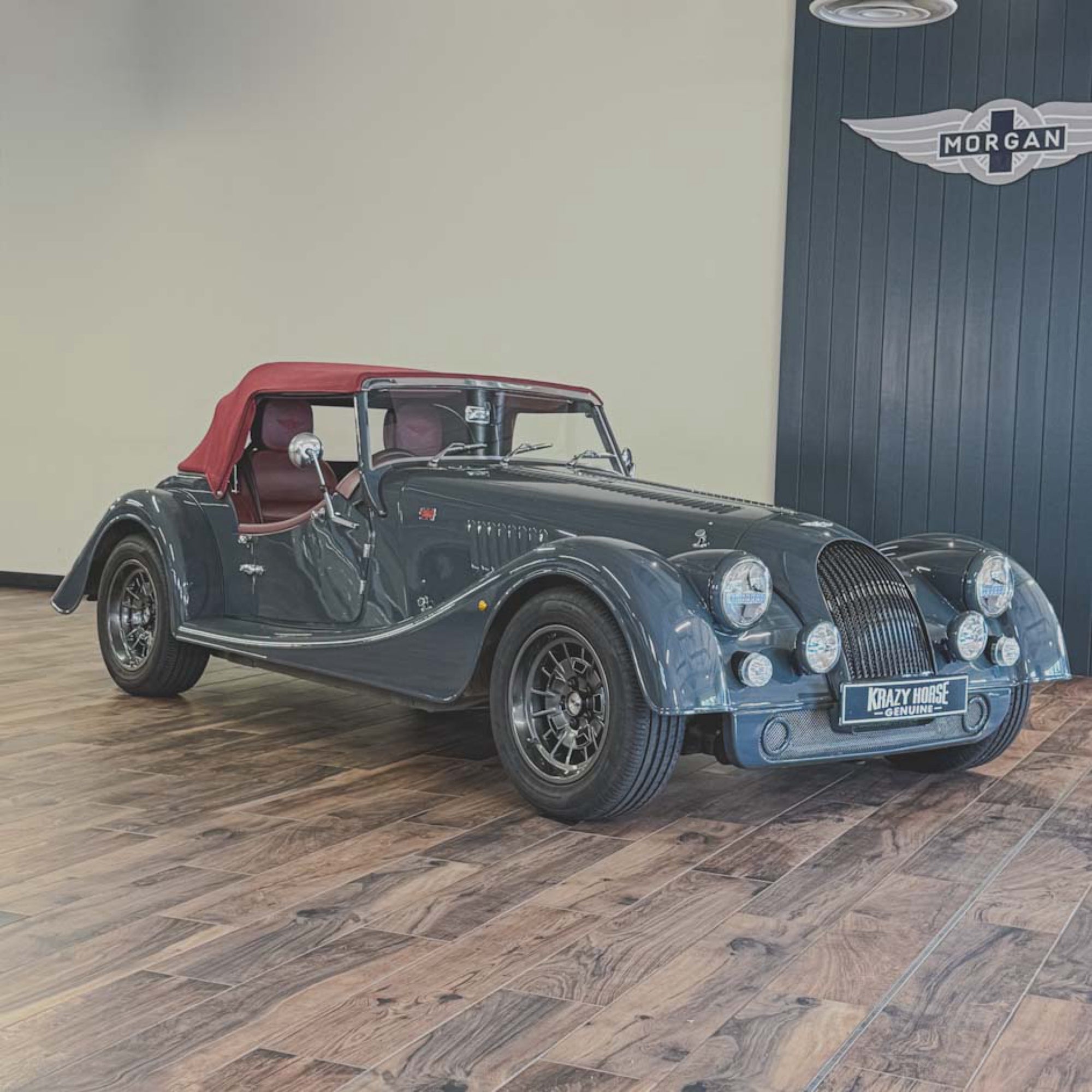 Morgan Plus Four Man - Vintage Dark Grey