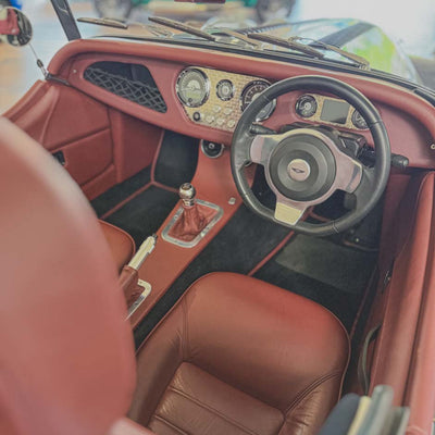 Morgan Plus Four Man - Vintage Dark Grey