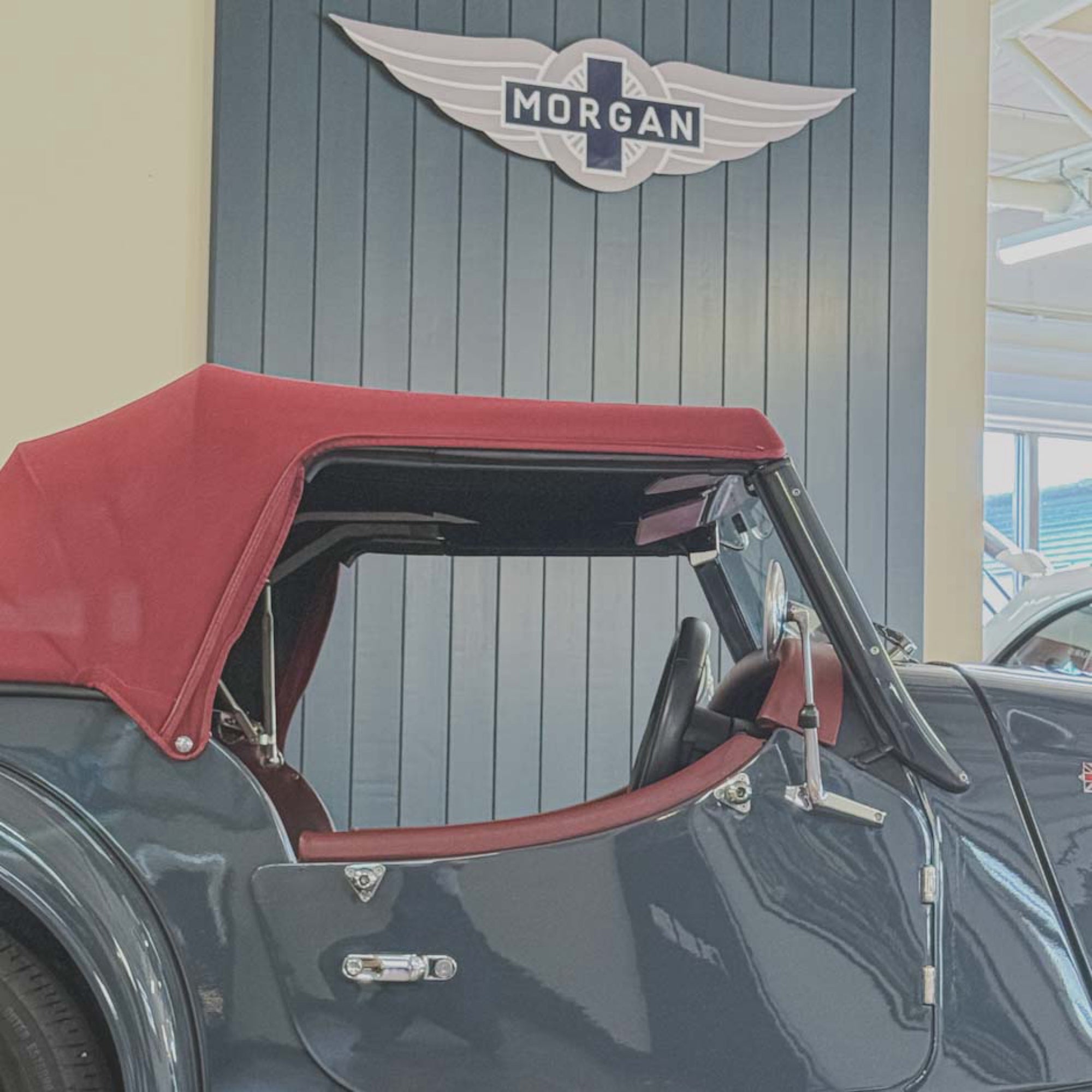 Morgan Plus Four Man - Vintage Dark Grey