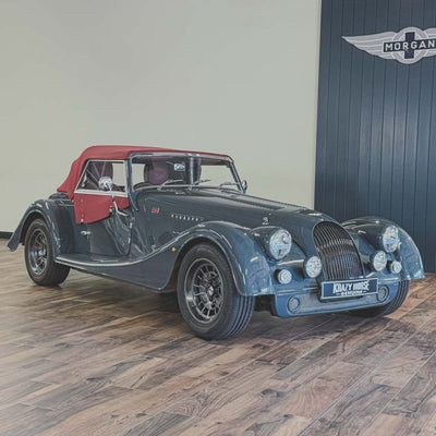 Morgan Plus Four Man - Vintage Dark Grey