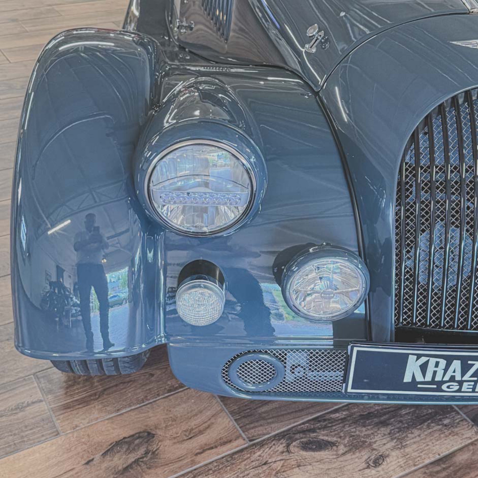 Morgan Plus Four Man - Vintage Dark Grey