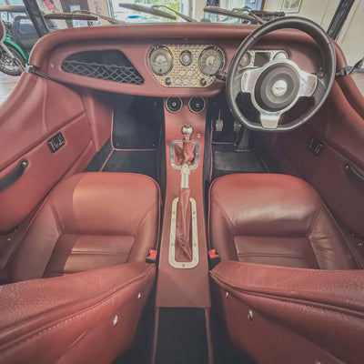 Morgan Plus Four Man - Vintage Dark Grey