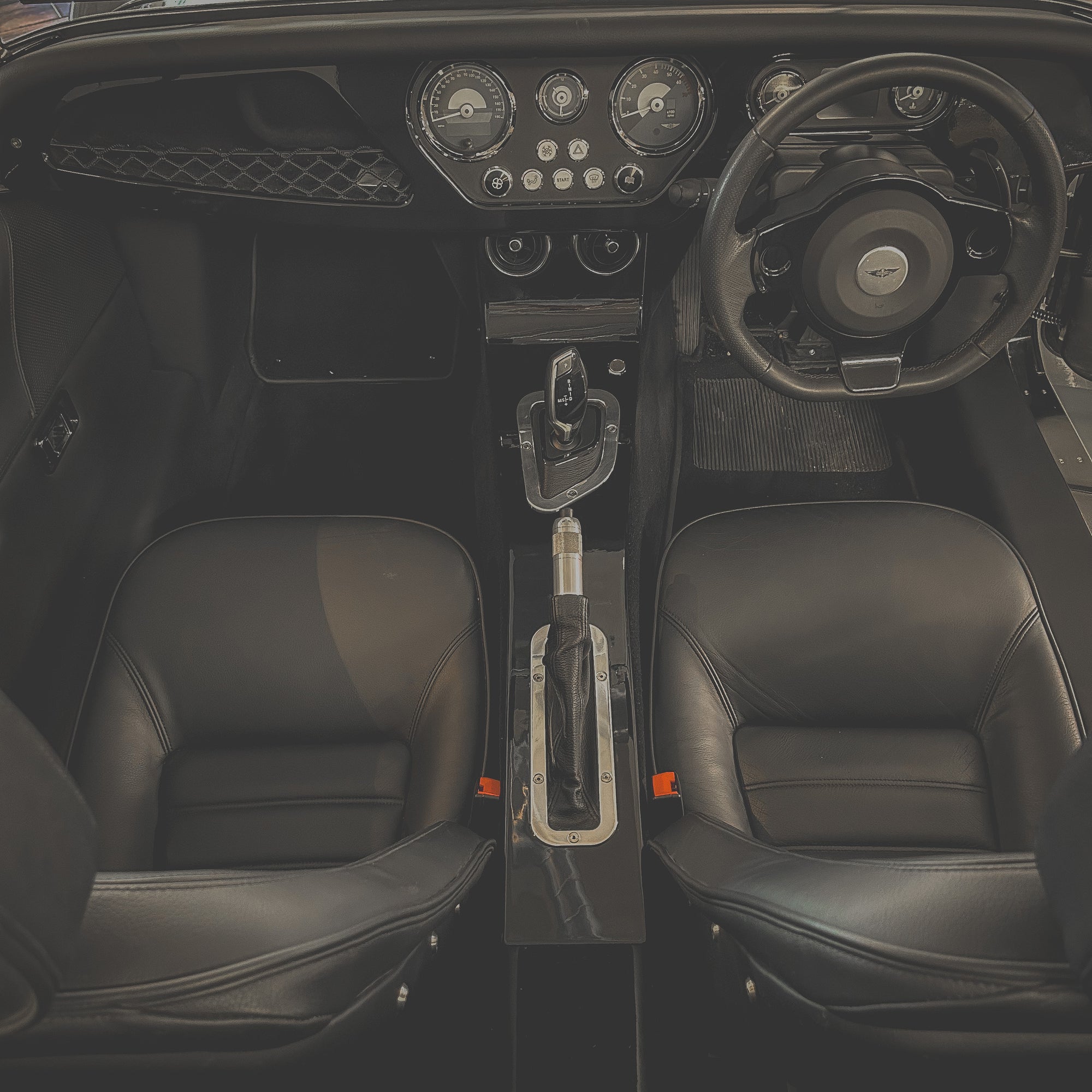 Morgan Plus Six - BMW Lime Rock Grey