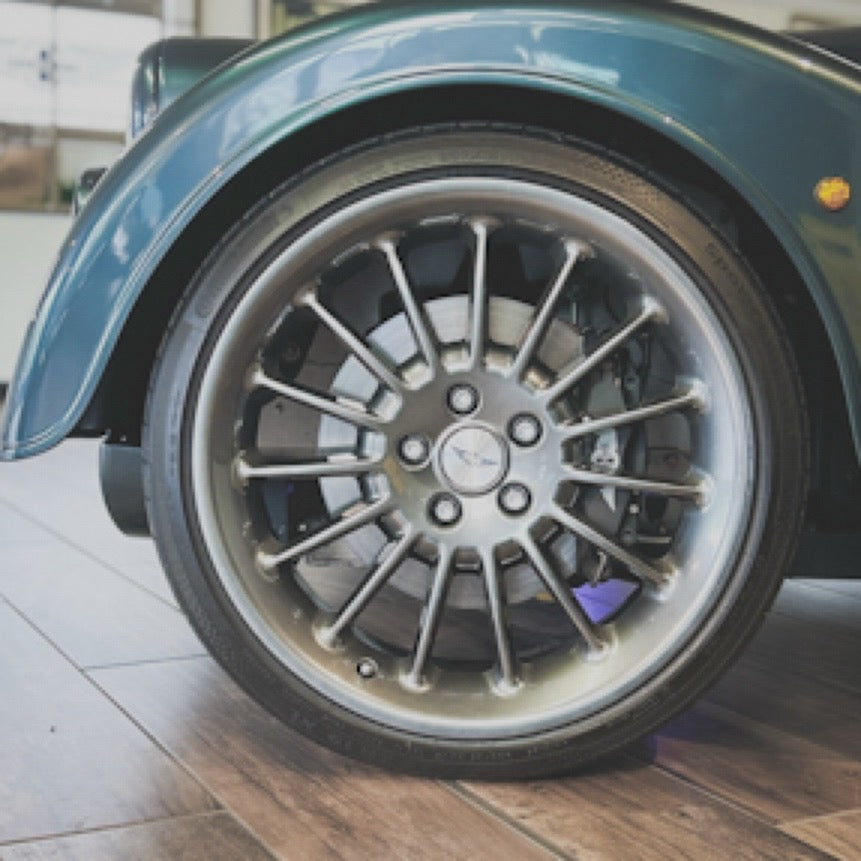 Morgan Plus Six - Porsche Aventurine Green