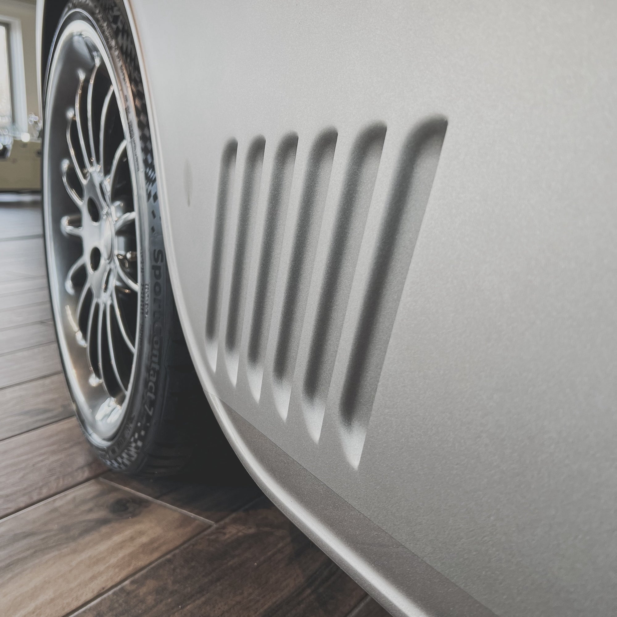 Morgan Plus Six - Shark Skin Satin Met