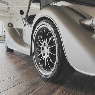 Morgan Plus Six - Shark Skin Satin Met