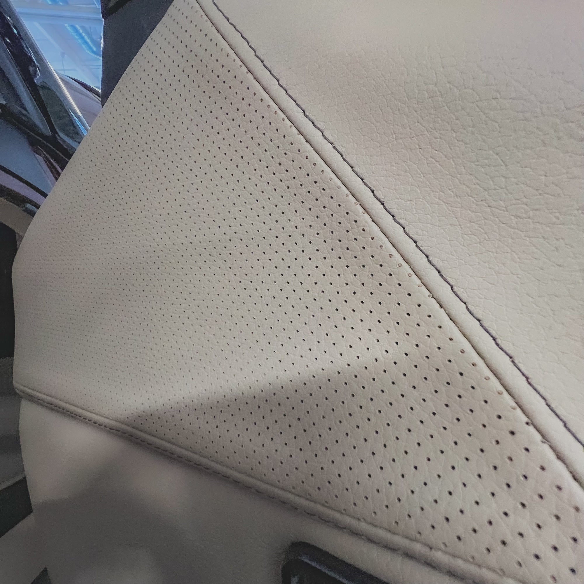 Morgan Plus Six - Bentley Cricket Ball