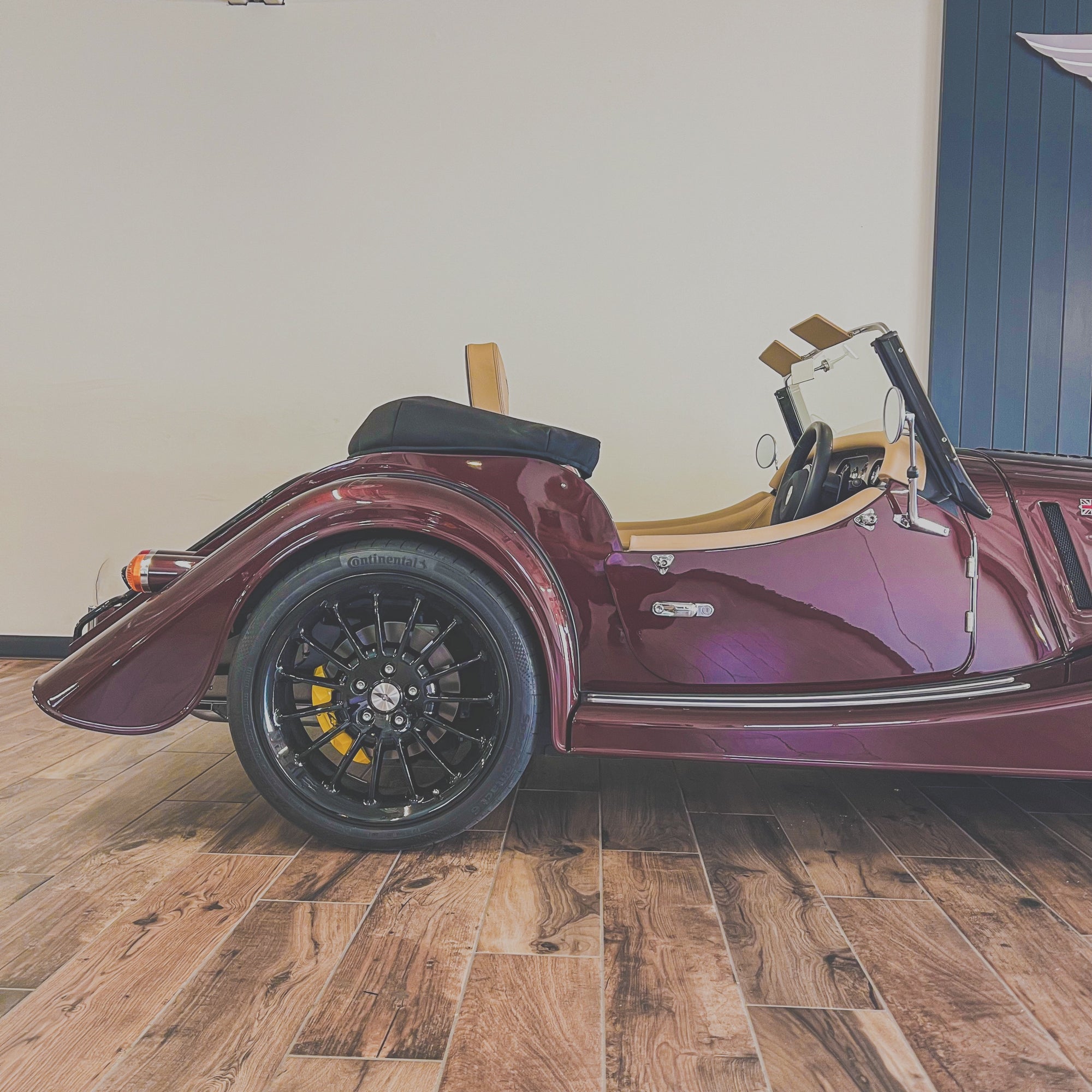 Morgan Plus Six - Bentley Cricket Ball
