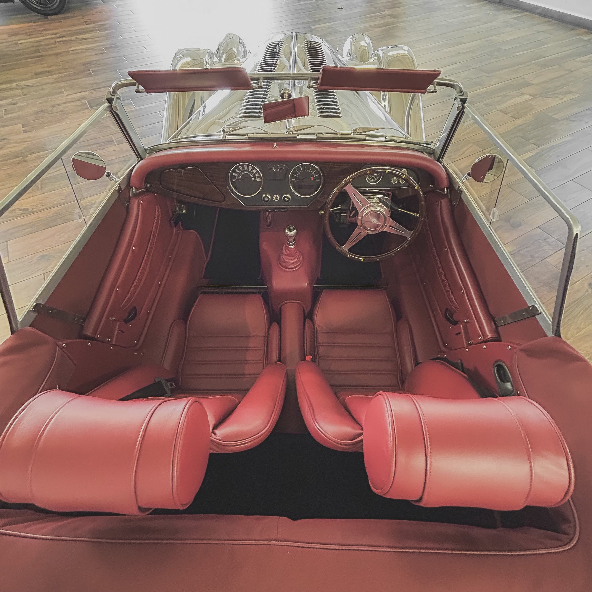 Morgan Roadster 3.7 V6 110 Edition - Hand polished Aluminium body