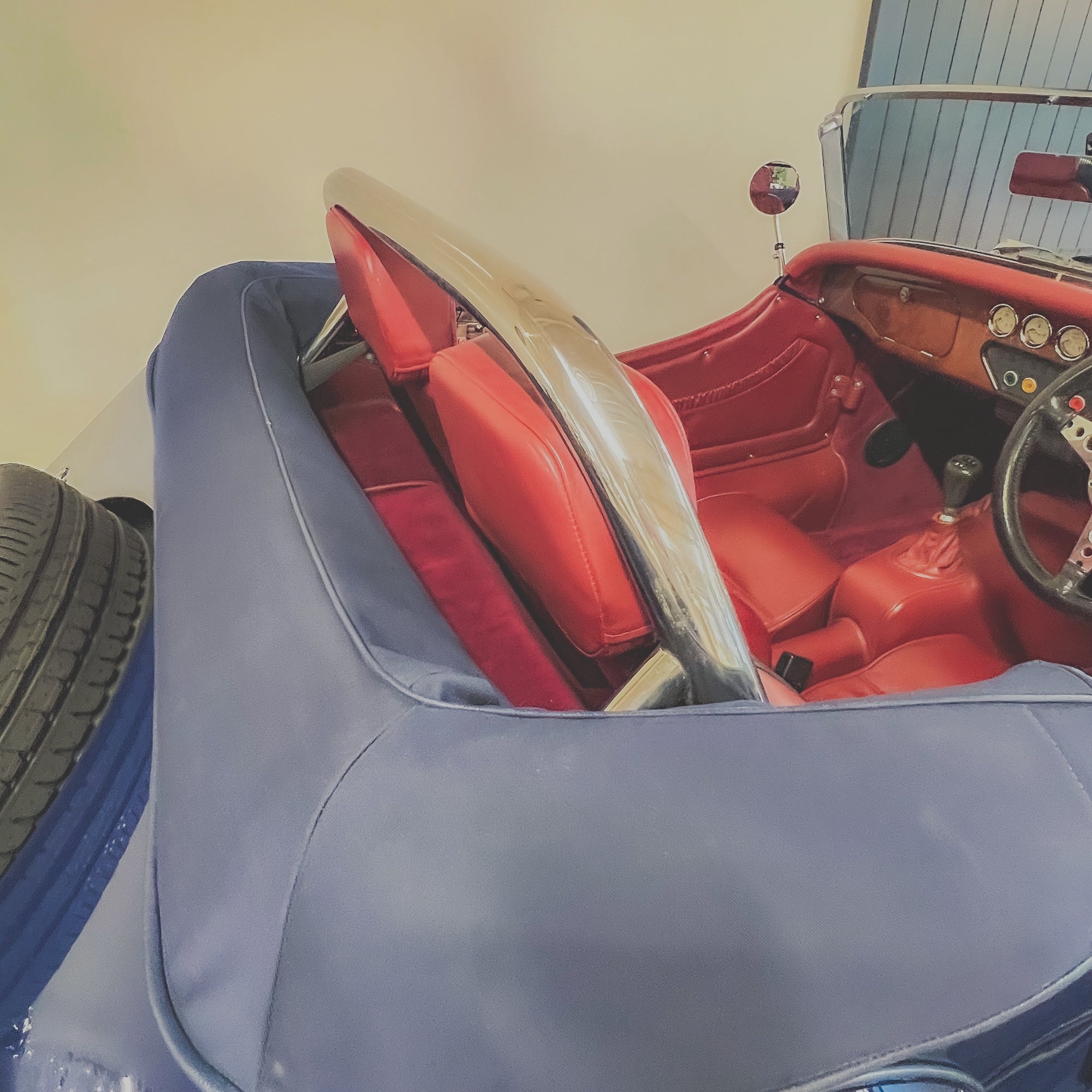 Morgan Roadster 3.0 - Morgan Indigo Blue